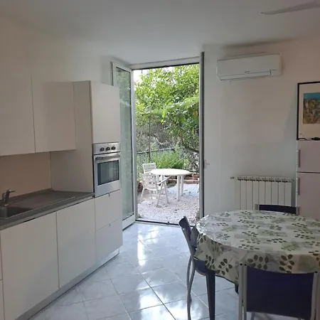 Lemon Monterosso - 5 Terre Апартаменты Монтероссо-аль-Маре